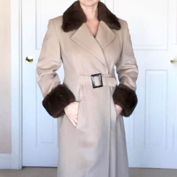 Gorgeous long cashmere coat, mink trim size 4-6 - Picture 5 of 9